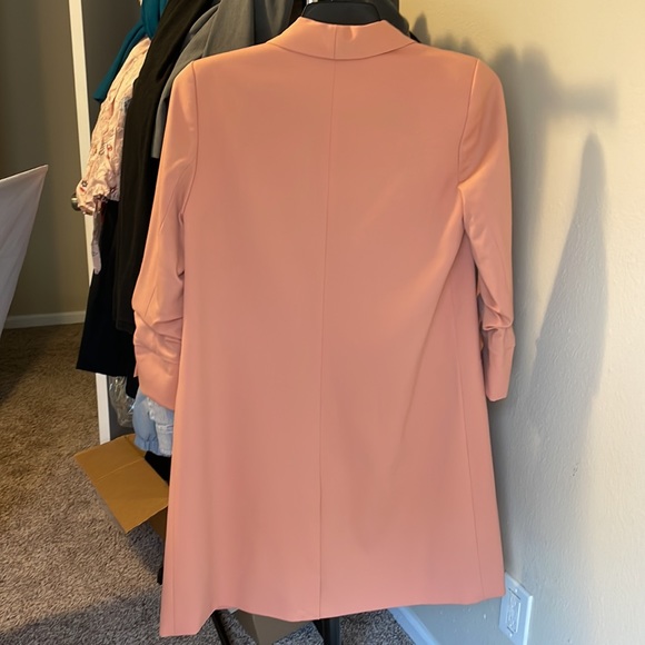 Alice + Olivia Ruched Sleeve Blazer - Picture 6 of 7